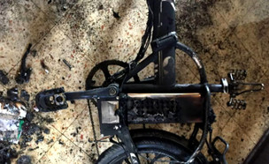 סכנת הסוללות של האופניים החשמליים (צילום: מתוך "נקסט", שידורי קשת)