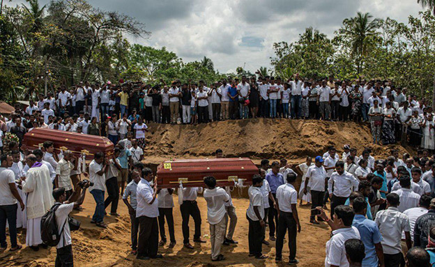 הלוויה בסרי לנקה (צילום: חדשות)