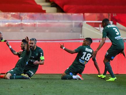 סנט אטיין חגגה על המארחת וסיבכה אותה בתחתית (Gettyimages) (צילום: ספורט 5)