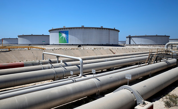 צינורות הנפט שניזוקו במתקפה במפרץ (צילום: רויטרס, חדשות)