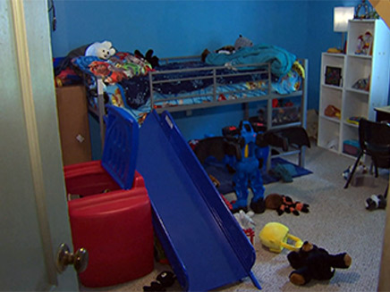 הפורצים ניקו את חדר הילדים (צילום: CBS‎, חדשות)