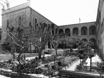 שינוי ייעוד, THE JAFFA, החצר הפנימית לכיוון האגף הישן (צילום: מעזבונו של אדריכל יצחק רפופורט באדיבות אדריכל עודד רפופורט)