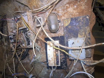 מערכת החשמל במנהרה (צילום: דובר צה