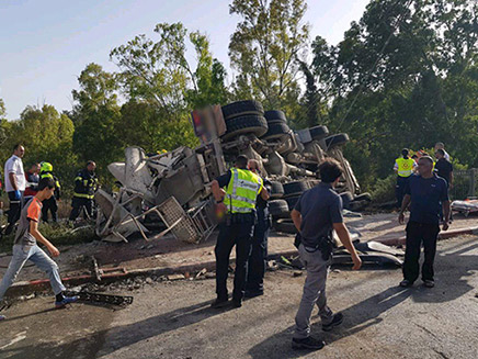 זירת התאונה בכביש 60, היום (צילום: טל כהן דוברות מד