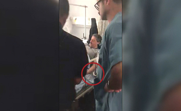 פרח אזוק למיטתו בבית החולים (צילום: חדשות)