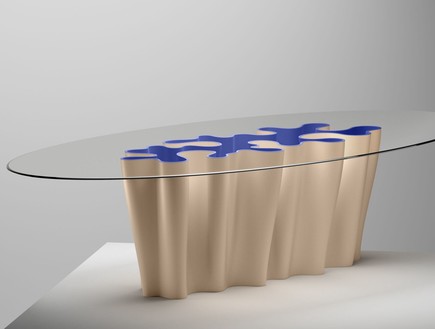 הום קוטור. שולחן שעיצבו המעצבים ללואי ויטון (צילום: יחצ)
