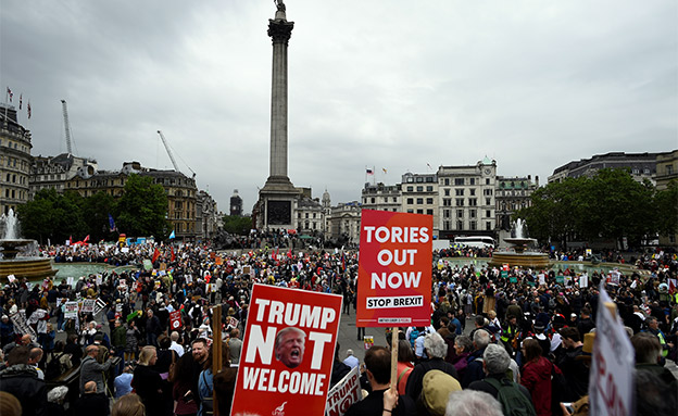 אלפים בהפגנה בלונדון (צילום: רויטרס, חדשות)