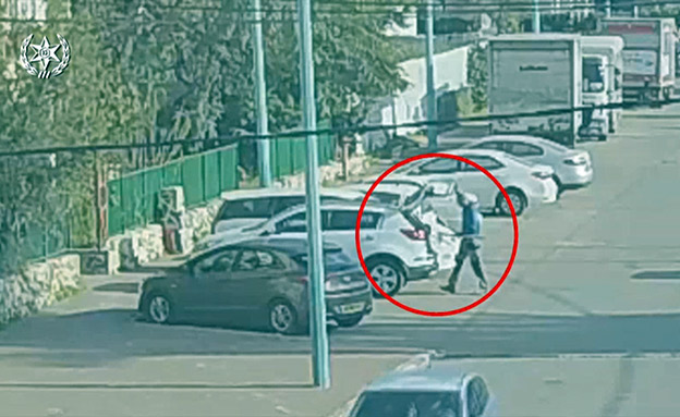 החשוד ברצח ליד רכבו עם מעדר (צילום: דוברות המשטרה, חדשות)