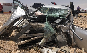 תיעוד: זירת התאונה בערבה (צילום: דוברות כבאות והצלה נגב מזרחי, חדשות)