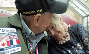 הזוג שנפגש בצרפת אחרי 75 שנה‎ (צילום: חדשות)