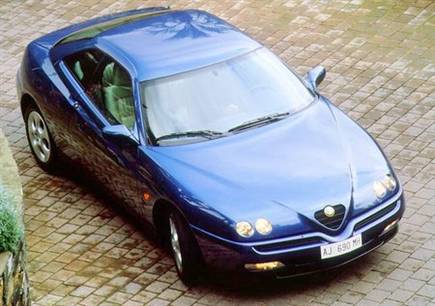 אלפא רומיאו GTV משנות ה-90. יצירת מופת (צילום: יצרן) (צילום: ספורט 5)