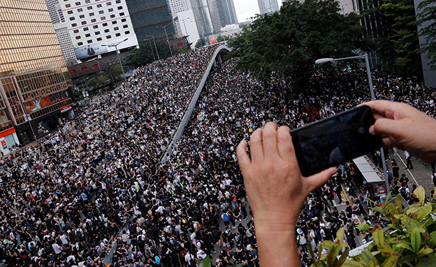 "מחאת המיליון" בשבוע שעבר (צילום: רויטרס, חדשות)