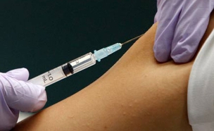 "צריך להילחם אולי במתנגדי חיסונים" (צילום: רויטרס, חדשות)