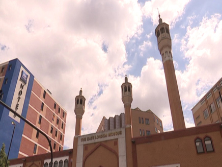 מוסלמים בלונדון (צילום: חדשות 2)