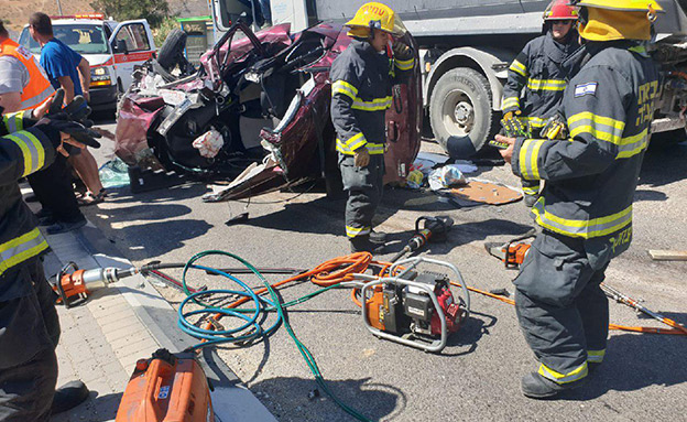 התאונה בכביש 38 (צילום: דוברות כב"ה מחוז י-ם‎, חדשות)