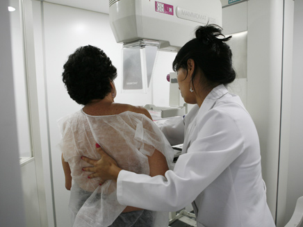 בדיקת סרטן שד (אילוסטרציה) (צילום: רויטרס, חדשות)