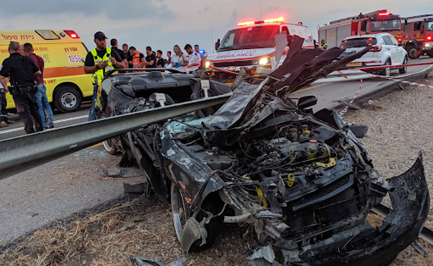 זירת התאונה (צילום: קובי רחמים דוברות מד"א, חדשות)