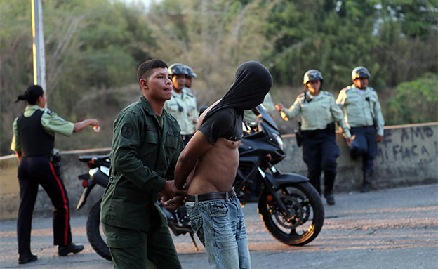 דיכוי מתנגדי משטר בוונצואלה (צילום: רויטרס‎, חדשות)
