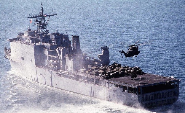 ספינת Whidbey בפעולה (צילום: צי ארה