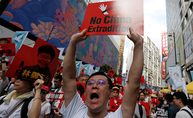 מחאת ענק בהונג קונג (צילום: רויטרס, חדשות)