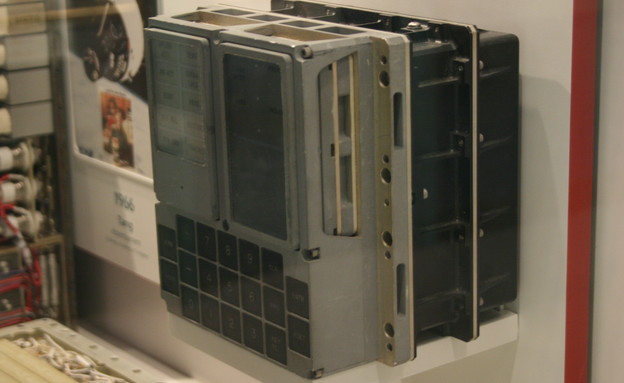 מחשב ה-AGC (צילום: Tamorlan, ויקיפדיה)