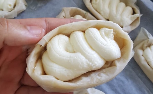 עם הגבינה, לפני הפטריות