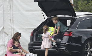 קייט מידלטון והילדים (צילום: Andrew Matthews/PA via AP)