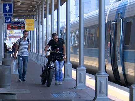סוף להעלאת אופניים לרכבת? (צילום: החדשות‎)