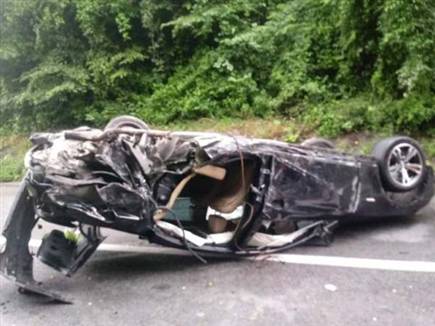 המכונית אחרי התאונה (צילום מסך) (צילום: ספורט 5)