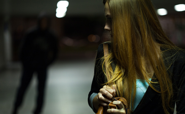 גל פניות על תקיפה מינית קבוצתית (צילום: 123RF \ Katarzyna Białasiewicz, חדשות)