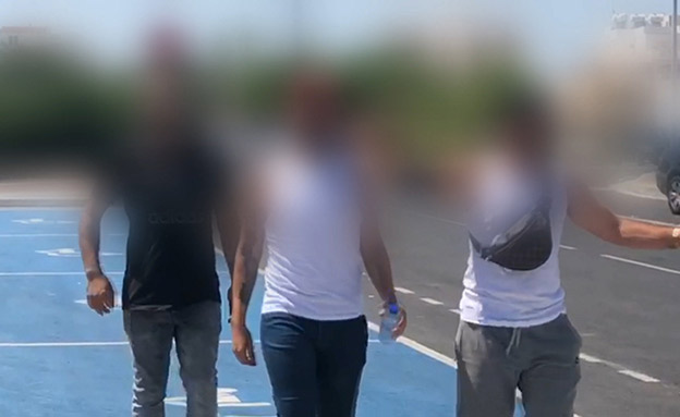 שחרור הנערים מהמעצר (צילום: החדשות)