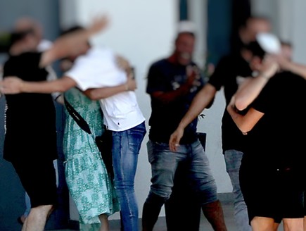 החשודים באונס הקבוצתי בקפריסין (צילום: Petros Karadjias, AP)