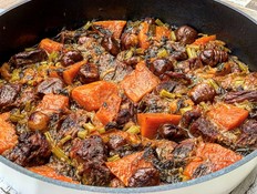 תבשיל בשר עם דלעת וערמונים (צילום: רעות עזר, mako אוכל)
