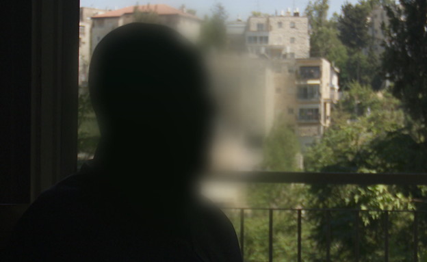 אביו של אחד הנערים שחזר מקפריסין (צילום: החדשות )
