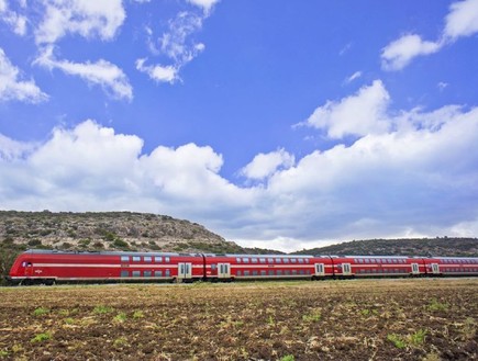 רכבת ישראל בנסיעה (צילום: רכבת ישראל)