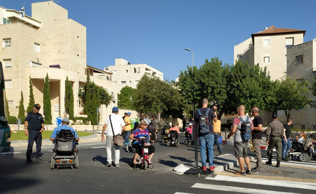 מחאת הנכים בבית הכרם בירושלים (צילום: דוברות מאבק הנכים)