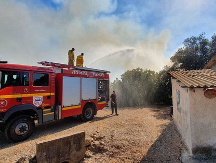 שרפה בהרי ירושלים סמוך לבית מאיר (צילום: תיעוד מבצעי כבאות והצלה, נגב)