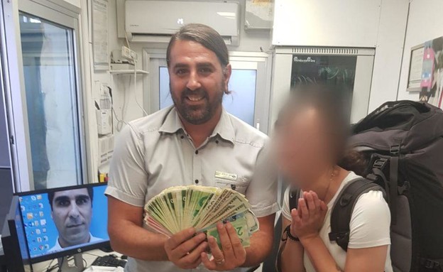 תיירת איבדה תיק וכסף ברכבת והעובדים החזירו לה אותו (צילום: רכבת ישראל)