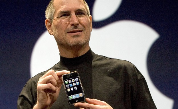 סטיב ג'ובס מציג את האייפון החדש בשנת 2007 (צילום: David Paul Morris, GettyImages IL)