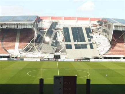 האצטדיון לאחר הקריסה. במזל לא נגרמה פגיעה לחיי אדם (twitter) (צילום: ספורט 5)