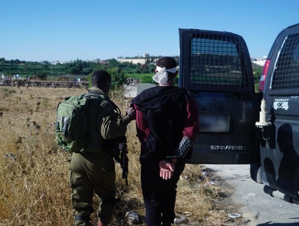 תיעוד מעצרם של המחבלים שרצחו את דביר (יהודה) שורק  (צילום: דובר צה''ל, דובר צה