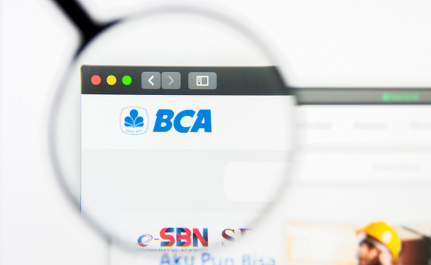 לוגו BCA בנק מרכז אסיה (צילום: shutterstock -  Pavel Kapysh)