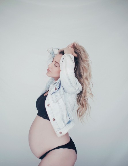 שני אלון בהריון שני, אוגוסט 2019 (צילום: נועה איזנשטט)