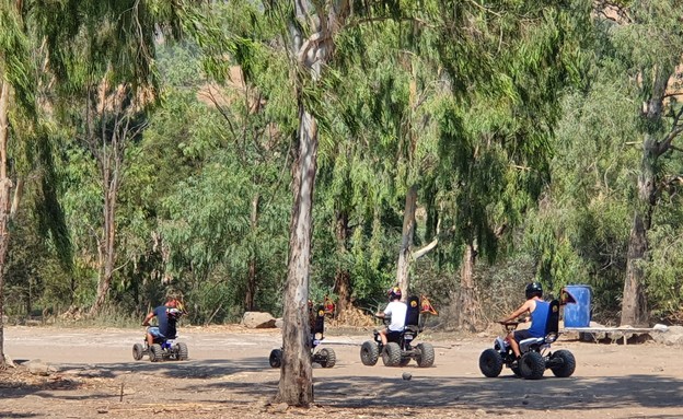 טרקטורונים ברפטינג נהר הירדן (צילום: ניר ליברך)