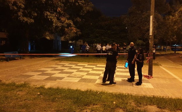 ירי בגינה ציבורית ברמלה (צילום: דוברות המשטרה)