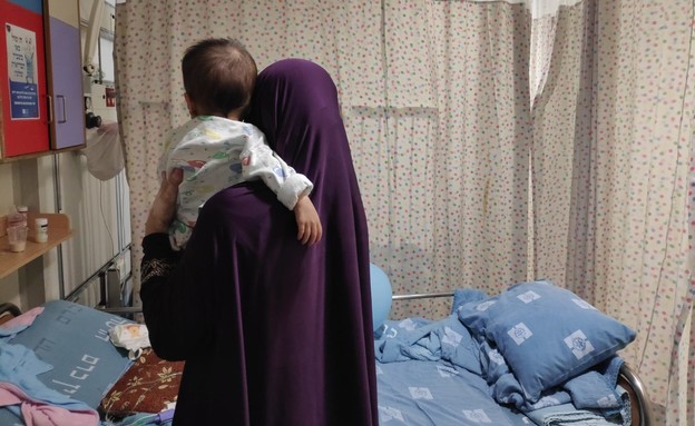 אמא סורית ובנה אחרי ניתוח לב בבית חולים הדסה (צילום: בית חולים הדסה)