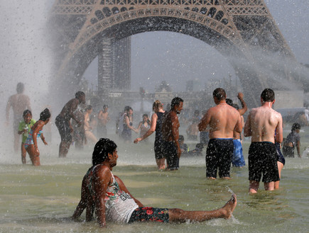 גל חום בפריז (צילום: רויטרס, רויטרס_)