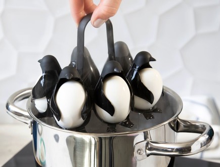 דיזיין בוקס, 6 פינגווינים לאחסון ביצים, פלג דיזיין, 68 שקלים (צילום: דן לב)