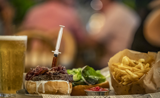 סטולרו - המבורגר פריזאי (צילום: גיל אבירם,  יח
