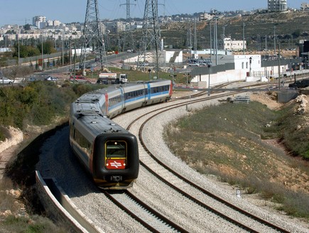 רכבת ישראל בתחנת מלחה בירושלים (צילום: לעמ, לע